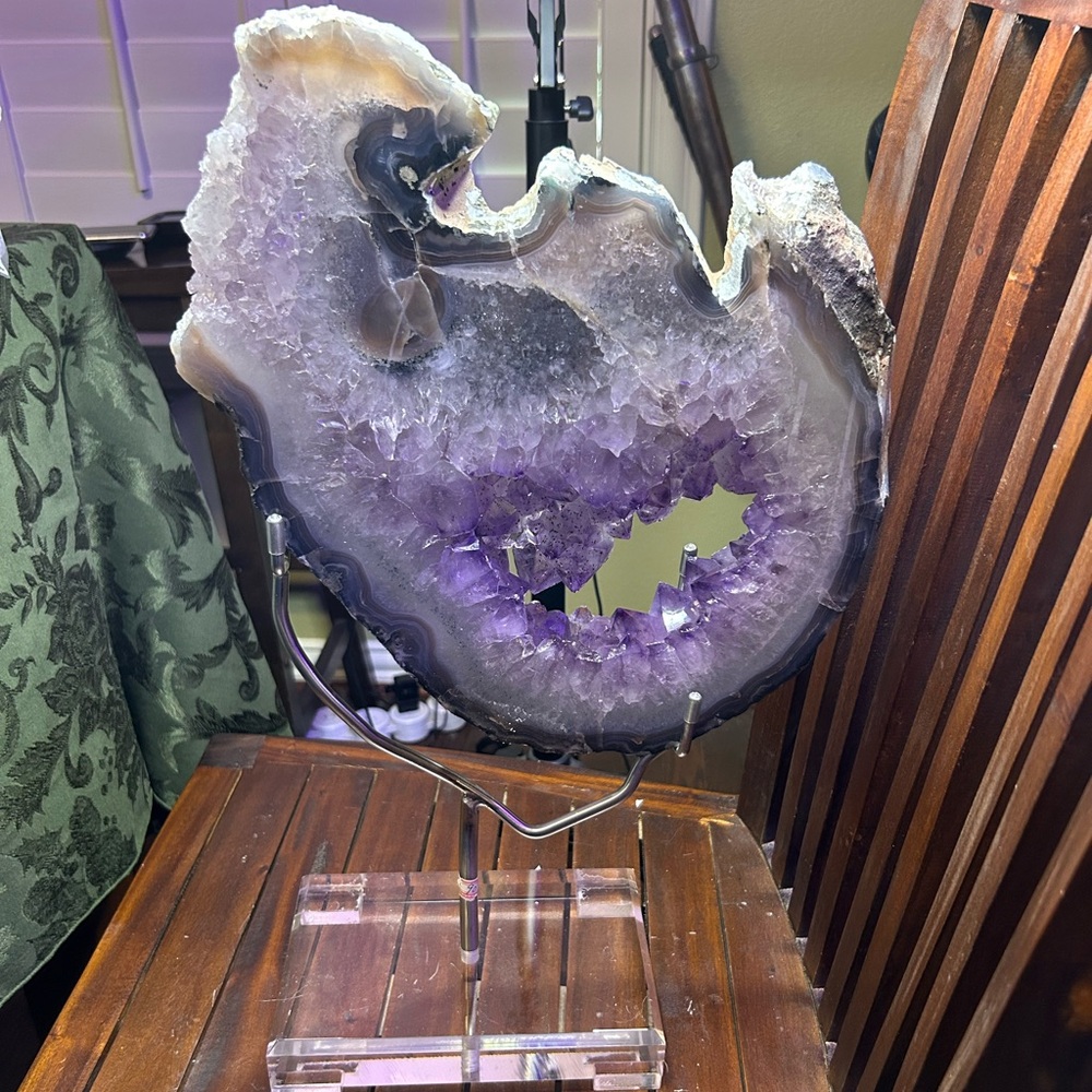 Amethyst Large Point Portal w/Custom Stand- AMYPTLSTAND-001 - Picture 11 of 11